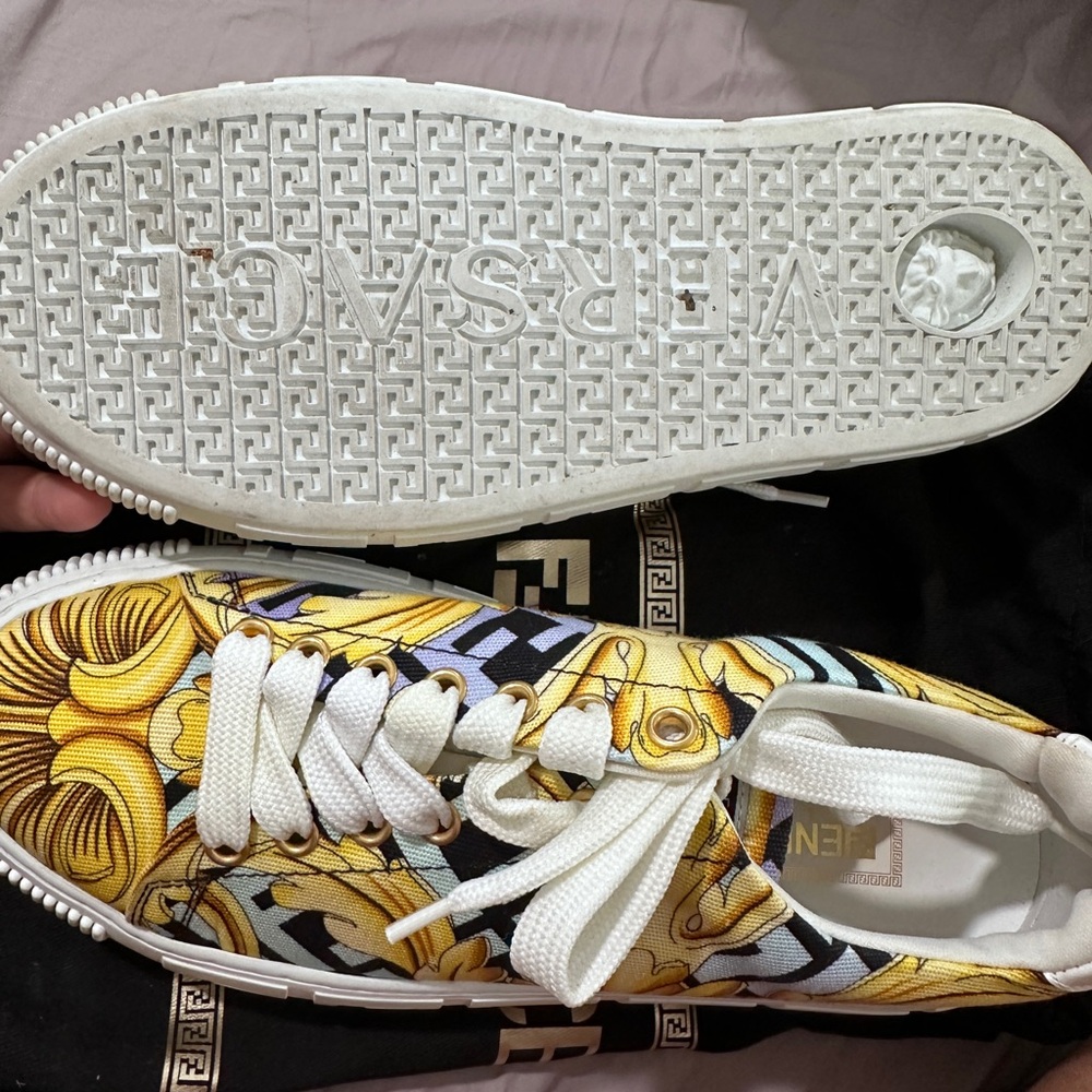 Fendi and Versace collab - Picture 4 of 7